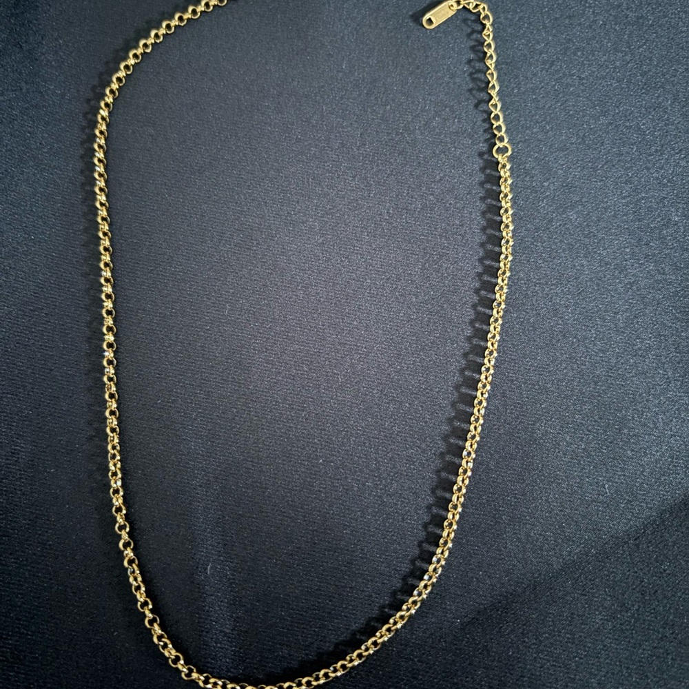 Elegant Gold Chain Necklace